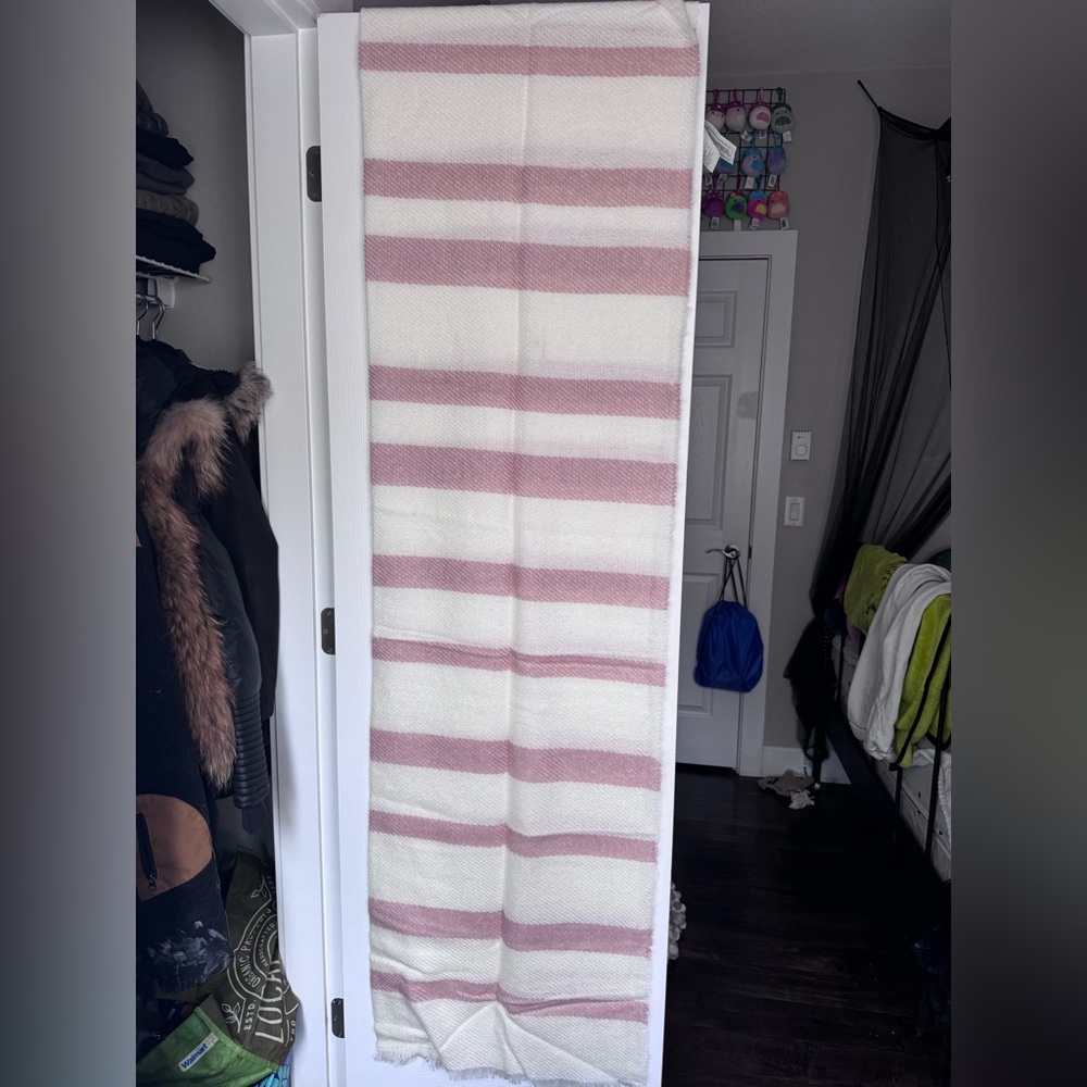 Abercrombie & Fitch Large Pink & Cream Scarf/Wrap